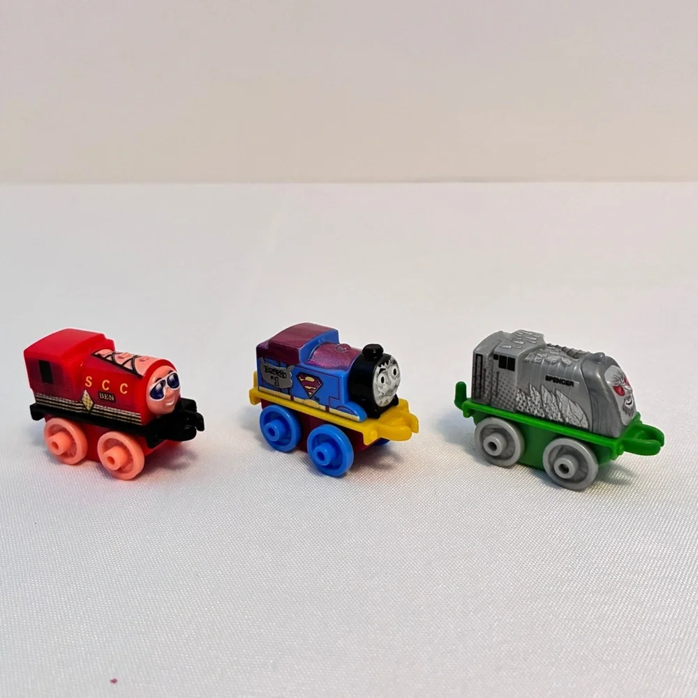 Fisher-Price Thomas & Friends DC Comics Minis Toy Train 3 Pack Miniature Trains